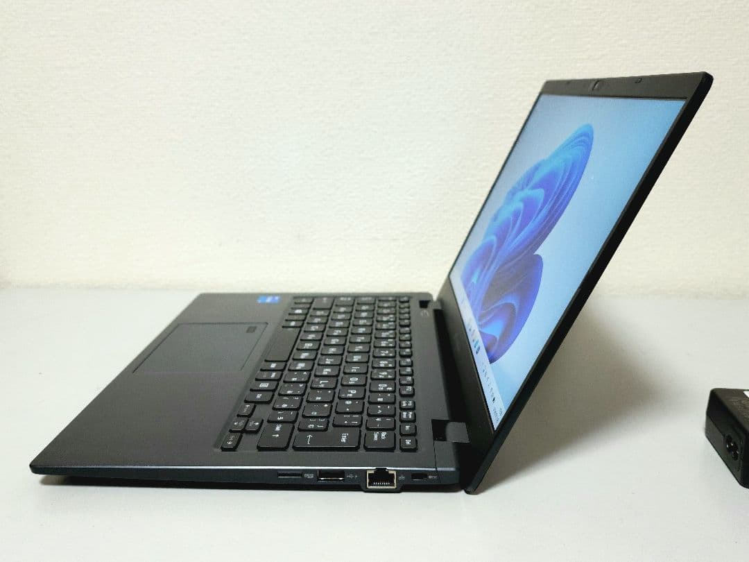 美品 超軽量 Dynabook 上位 11世代 i5 16GB 512SSD