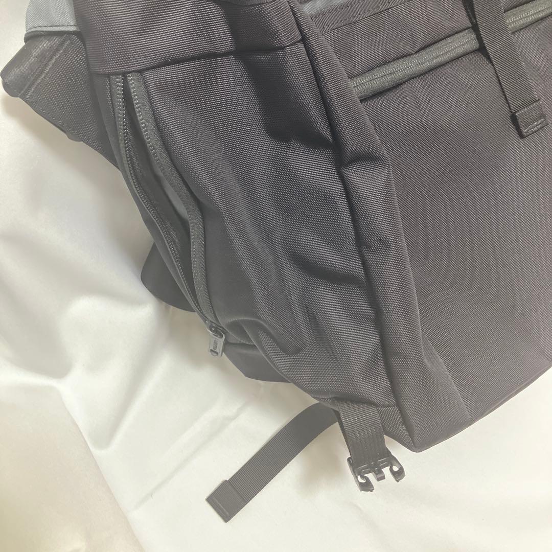 BRIEFING ブラック メッセンジャーバッグ　大型ノートパソコン収納可能