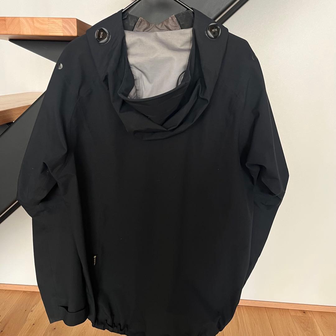 【数時間限定価格】DESCENTE GORE-TEX フーディージャケット