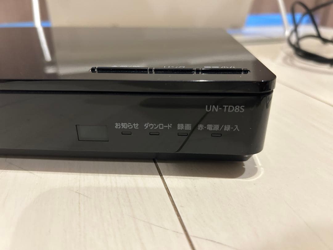 UN-15TD8-W VIERA15V型　ポータブルデジタルテレビ