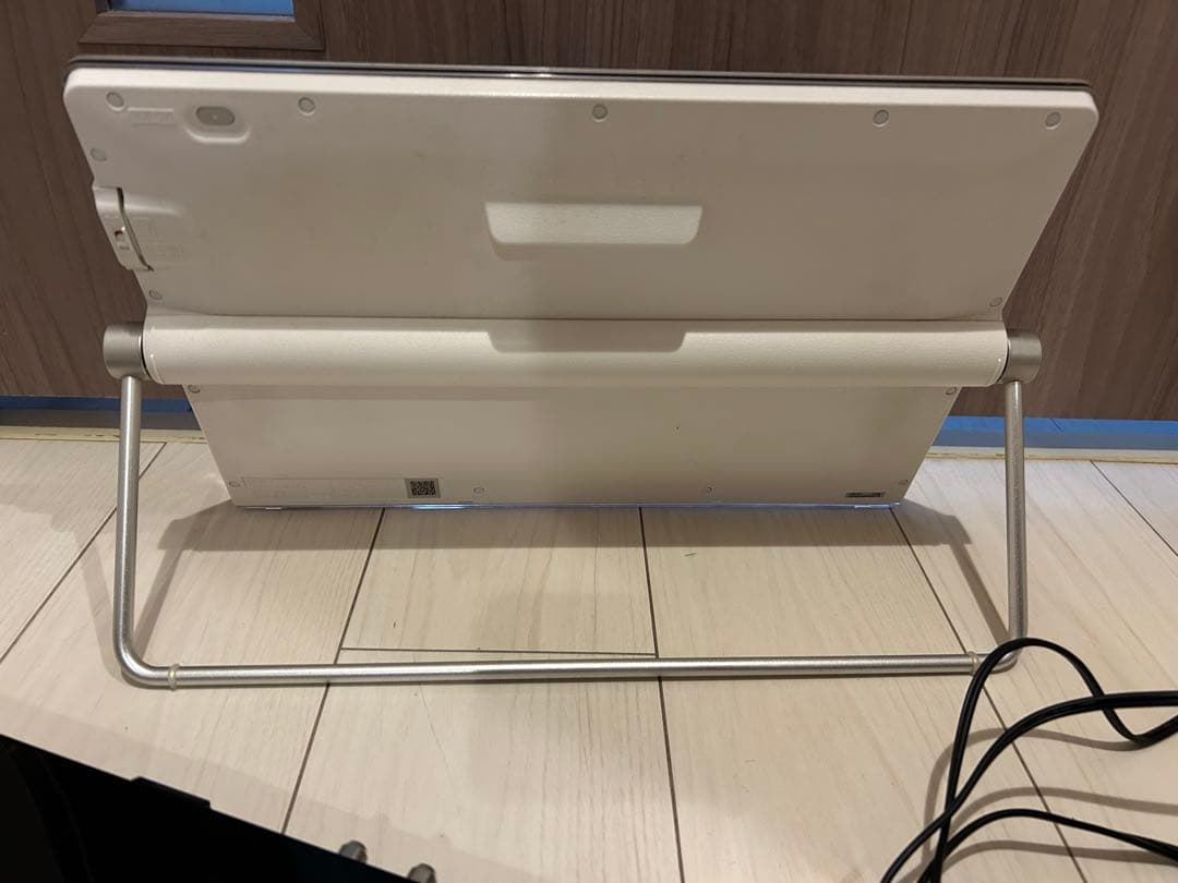 UN-15TD8-W VIERA15V型　ポータブルデジタルテレビ