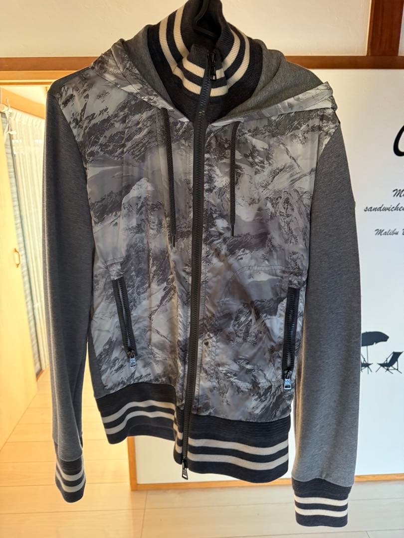 モンクレール パーカー