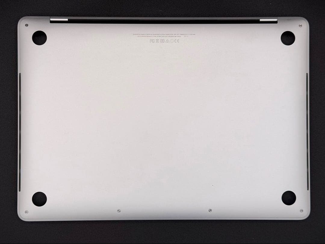 MacBookPro13 2016 TouchBar i5 8GB 256 本体