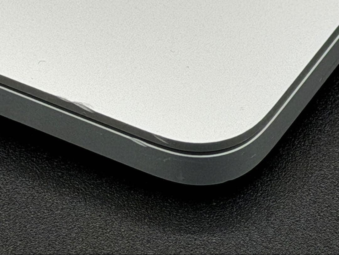 MacBookPro13 2016 TouchBar i5 8GB 256 本体