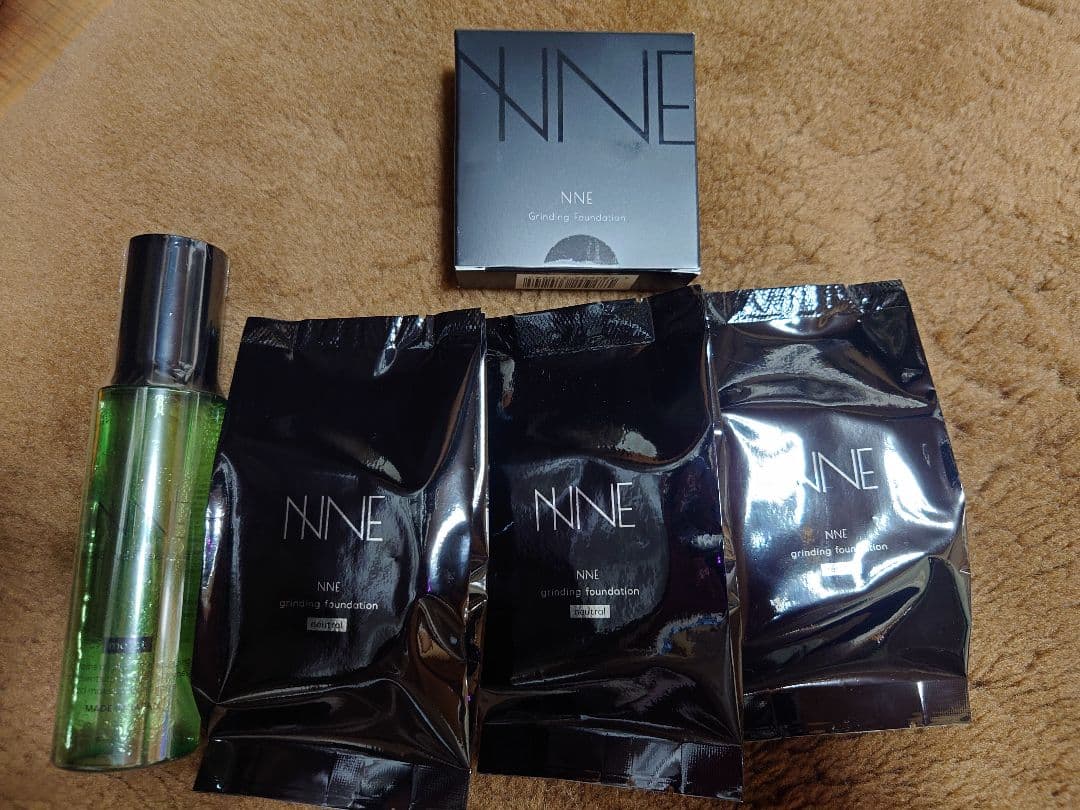 NNE グラインディングファンデーション 3パックとケース・メークキープミスト