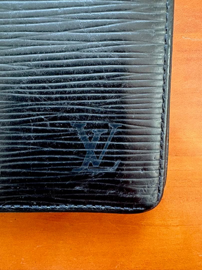 ルイヴィトン エピ ポルトカルト クレディ 長札入れ ノワール 黒