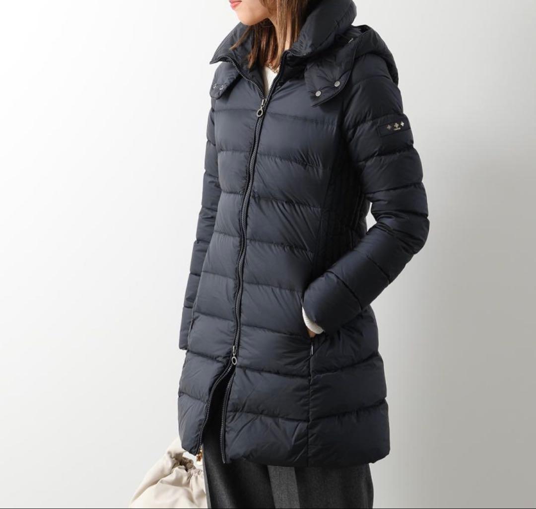 美品 TATRAS ダウン サイズ3 ネイビー ポリテアマ