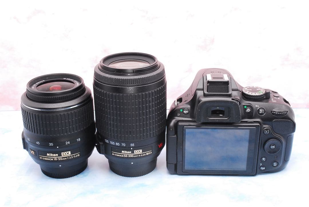 ☆Nikon D5200☆一眼レフカメラ☆手ぶれ補正Wレンズ☆付属品多数でお得！