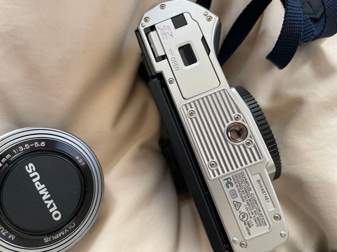 OLYMPUS OM-D E-M10 Mark III ダブルレンズキット