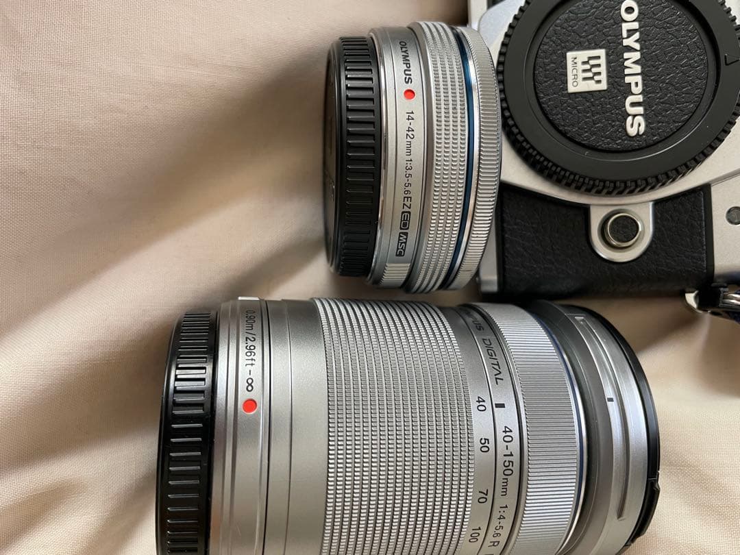 OLYMPUS OM-D E-M10 Mark III ダブルレンズキット