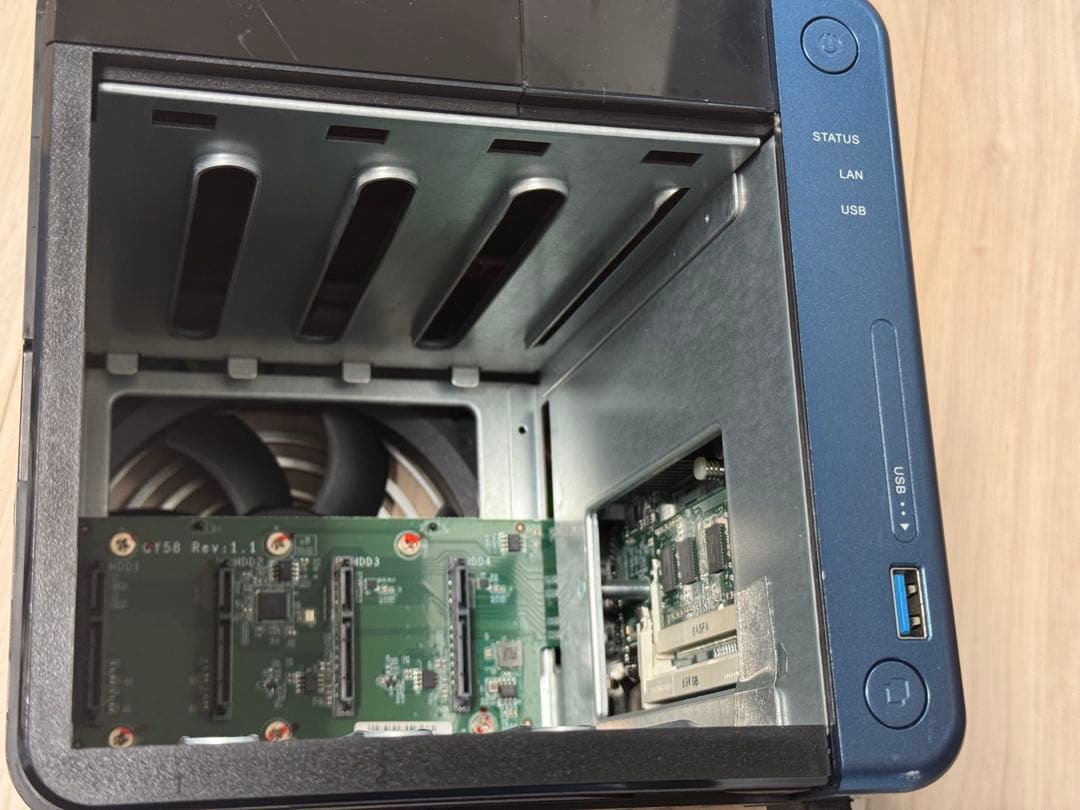 QNAP TS-453Be NAS 2.5GbE(2.5GBase-T)増設済み