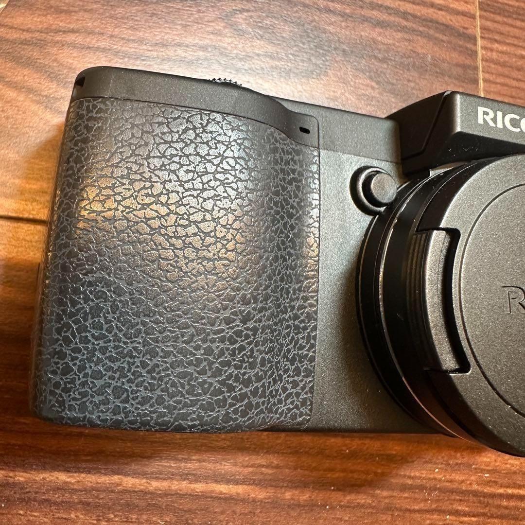 RICOH GX200 デジカメ 新品未使用 2415