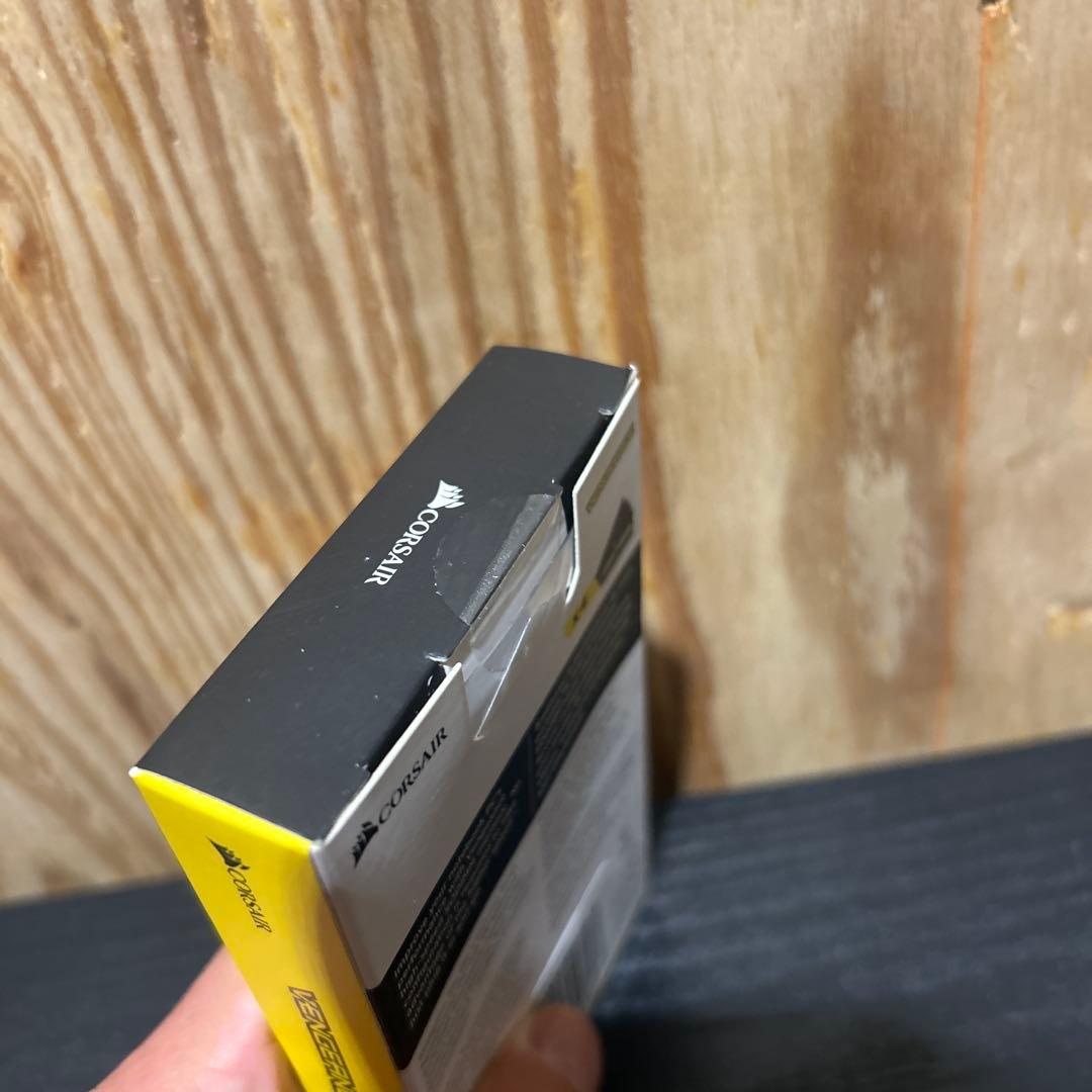 メモリー CORSAIR VENGEANCE DDR4 32GB 4000MHz