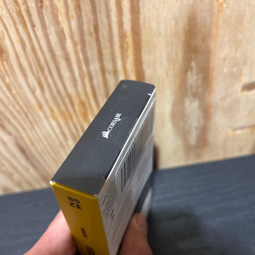 メモリー CORSAIR VENGEANCE DDR4 32GB 4000MHz