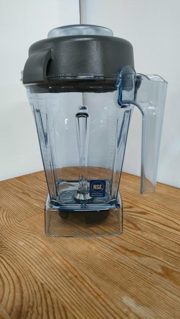 【目立った傷や汚れなし】バイタミックスE310　ホワイト　保証書あり　　1617