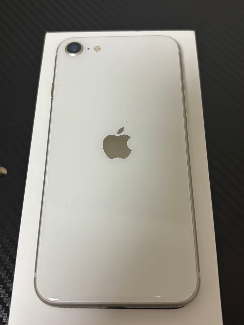 iPhone SE第3世代 64GB Starlight SIMロック解除済