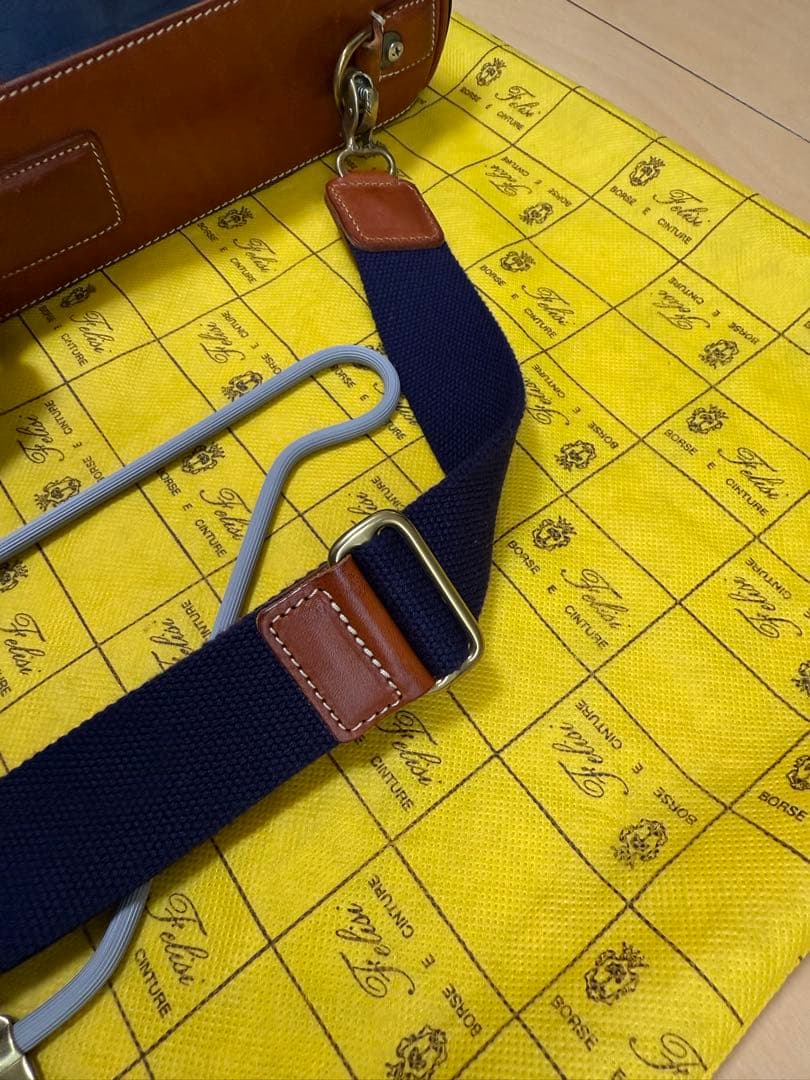 Felisiフェリージ　ガーメントバッグ　NAVY
