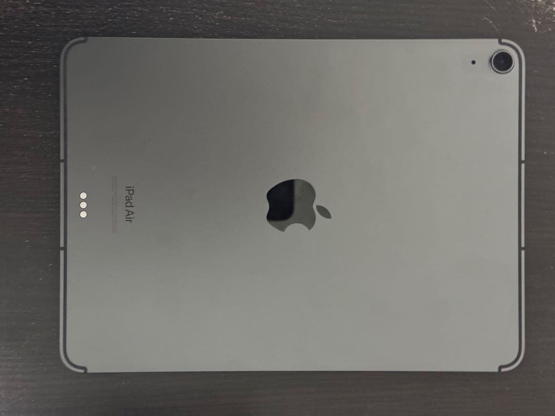 Apple iPad Air 第5 スペースグレー10.9インチ カバー付き