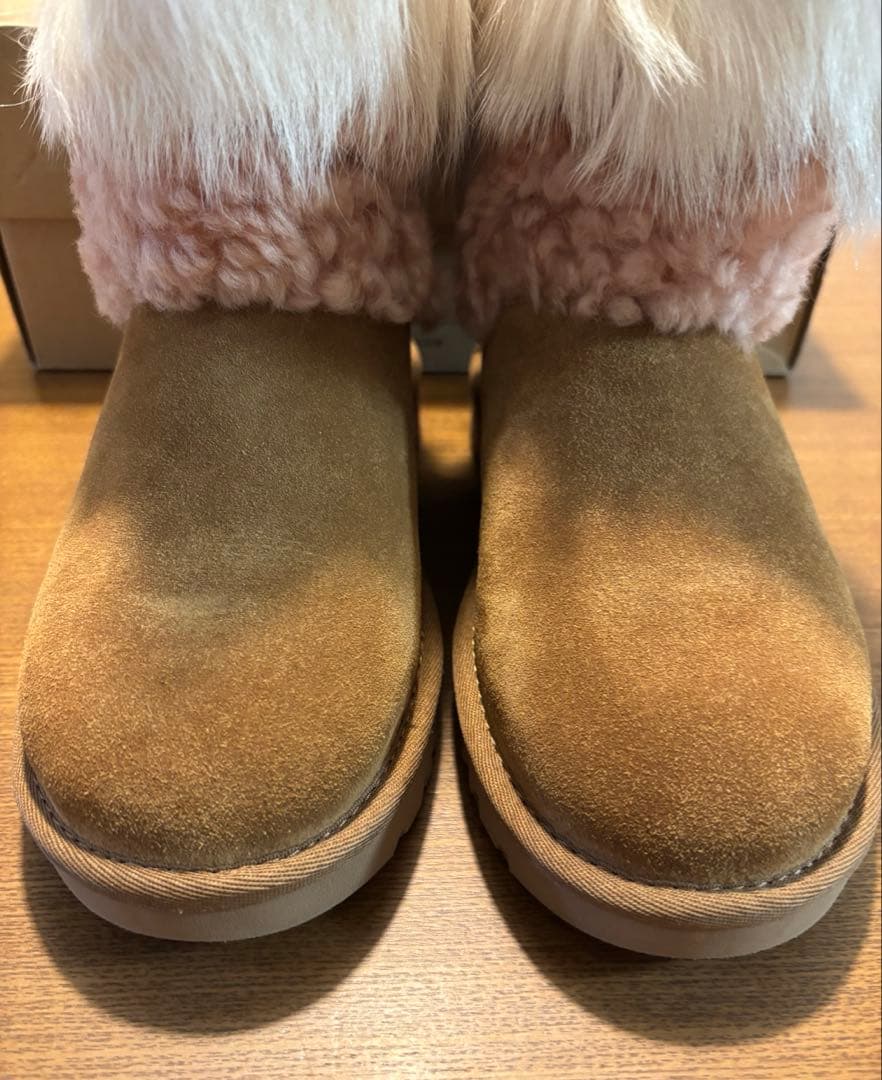 新品　UGG ブーツ 23cm ムートンブーツ　アグ　クラシックショート