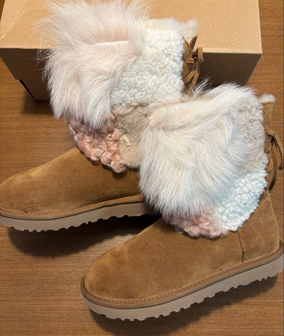 新品　UGG ブーツ 23cm ムートンブーツ　アグ　クラシックショート