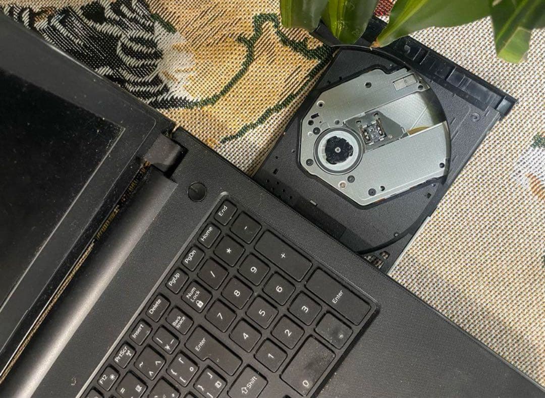 Windows11 DELL ノートパソコン ITTYFJA00