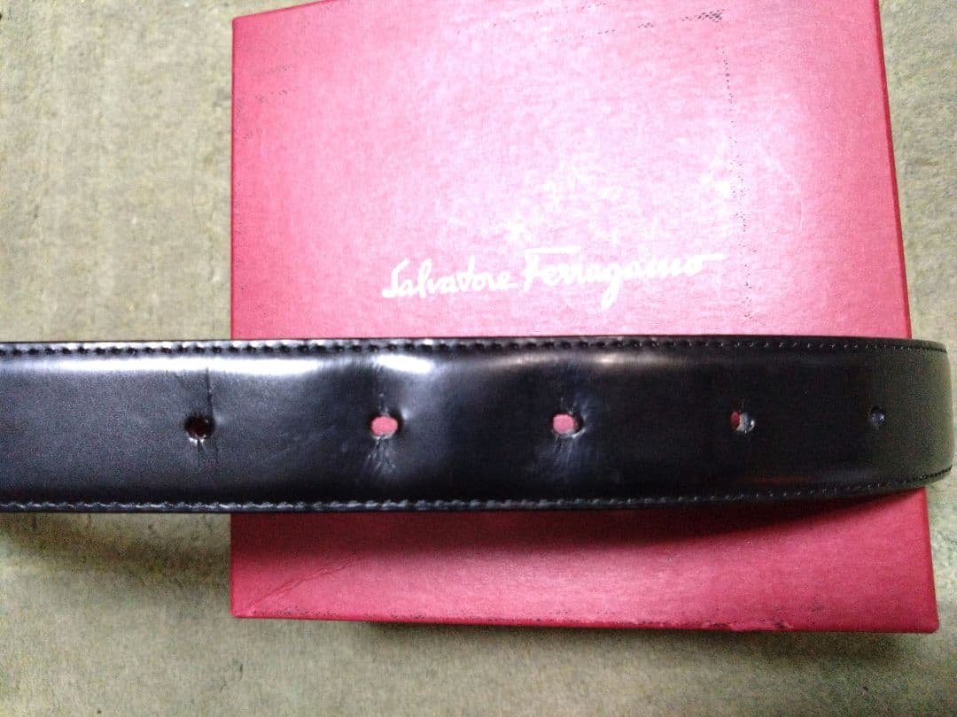 【Salvatore　Ferragamo】