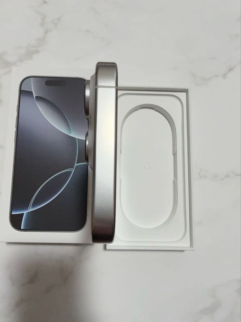 iPhone 16pro 512GB ホワイトチタニウム