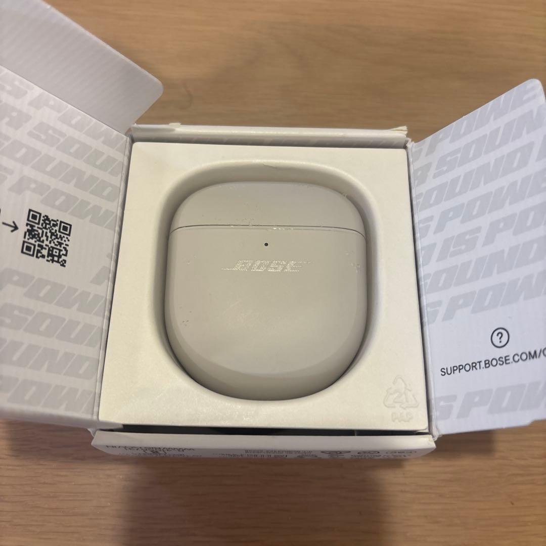 BOSE QuietComfort Ultra ワイヤレスイヤホン　本体+右耳