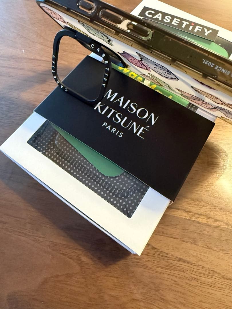 ぷっちょ【美品】MAISON KITSUNE iPhone16Pro