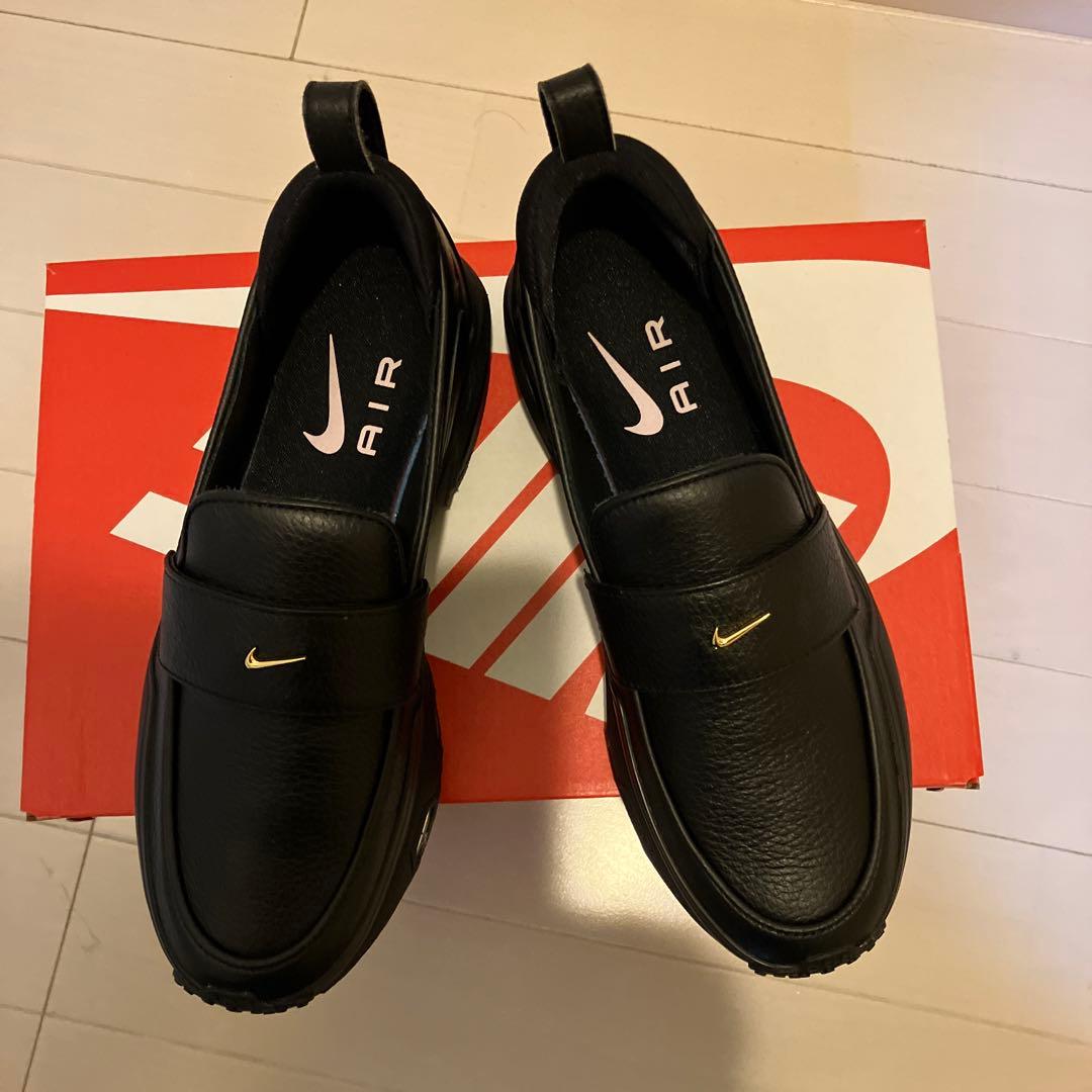 NIKE ウィメンズ エア マックス フェノメナ 黒 24cm