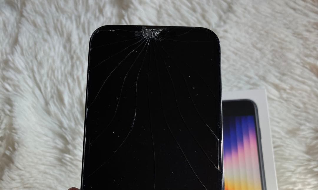 【早い者勝ち】iPhone16e 128GB ホワイト 背面割れあり【即発送】