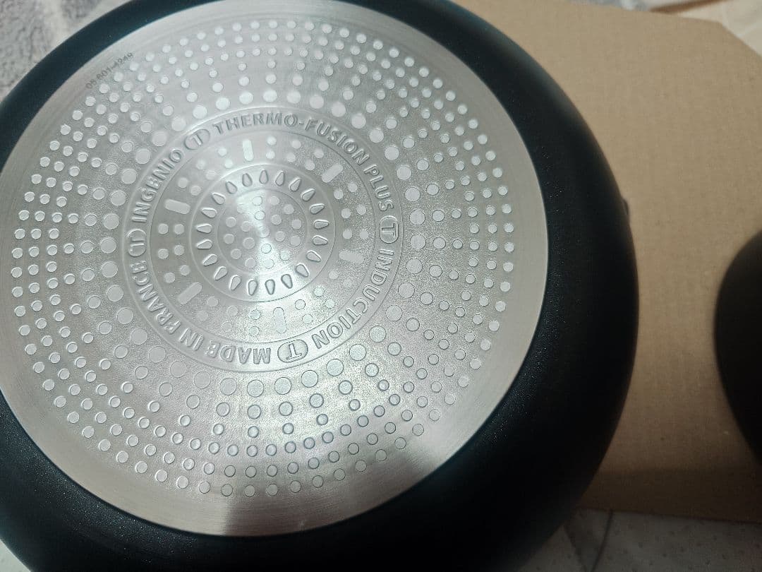 T-fal　ティファール　IHガス対応　ブラックチタニウム　鍋フライパンセット