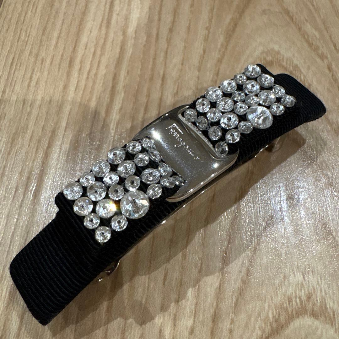 美品　フェラガモ　ラインストーン　バレッタ　黒