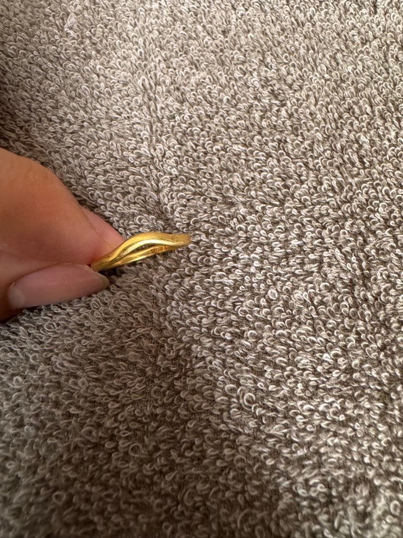 Tiffany & Co. 750カーブドバンドリング