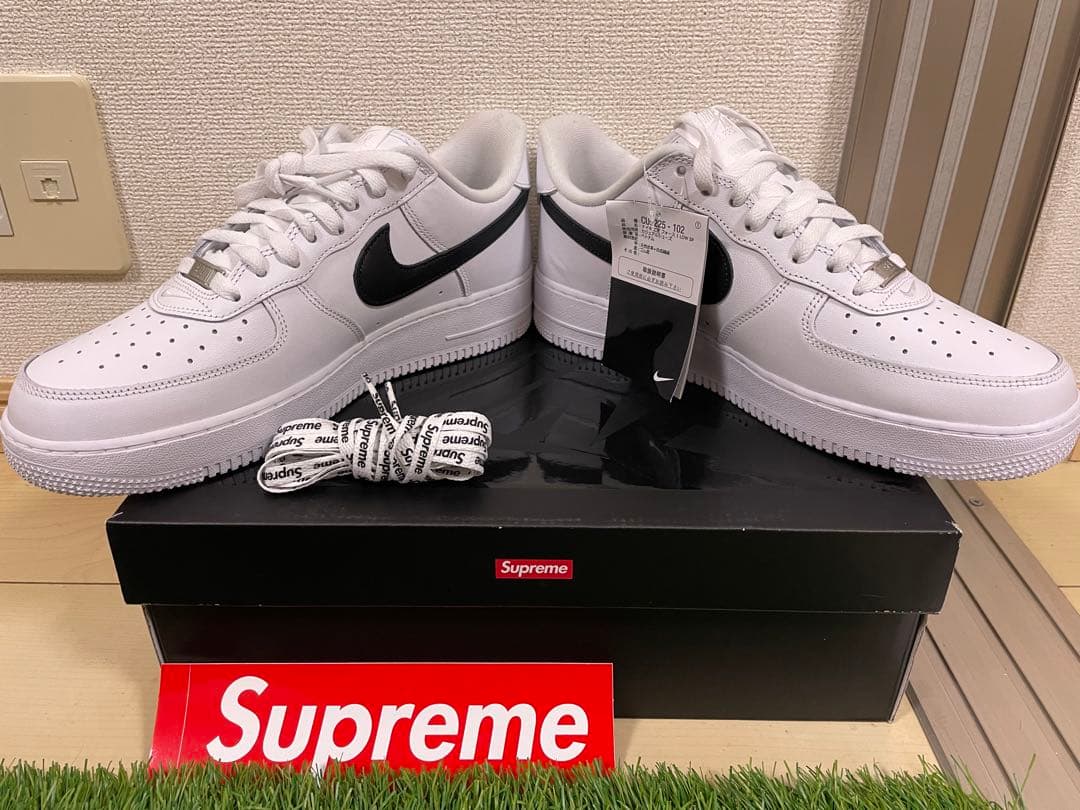 ぐ*ー様 最終値下新品未使用おまけ付シュプリームエアフォース1【CU9225-1