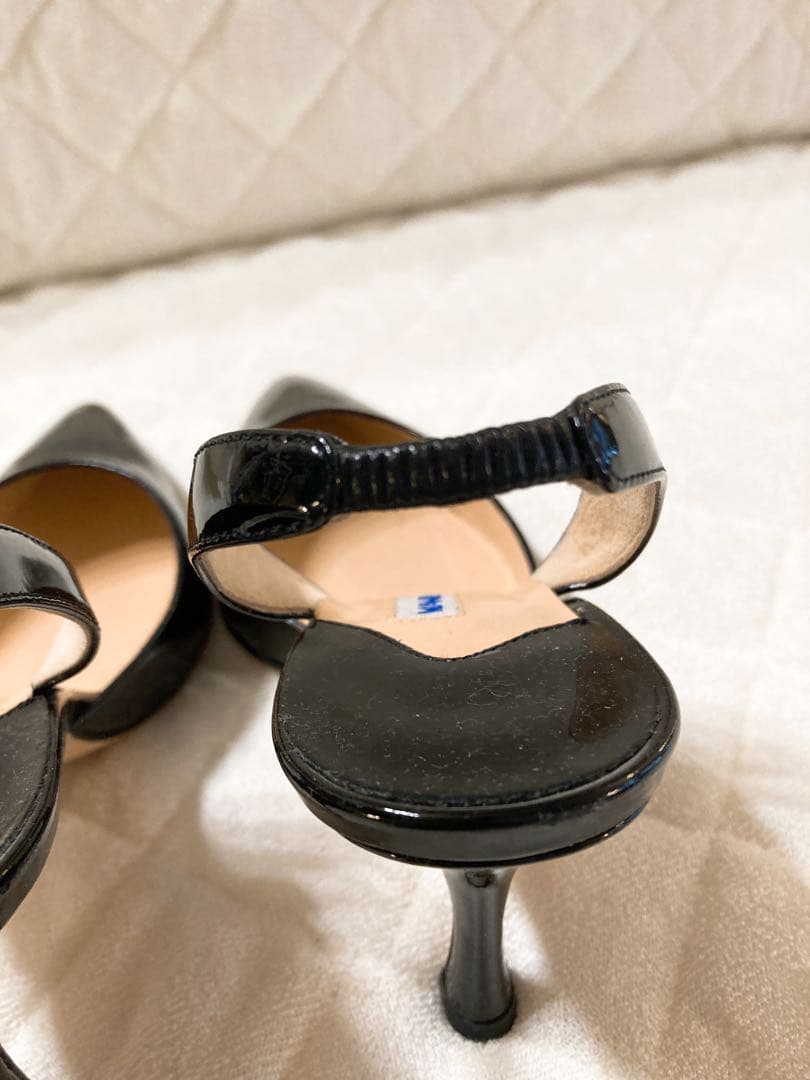 MANOLO BLAHNIK ブラック ハイヒール