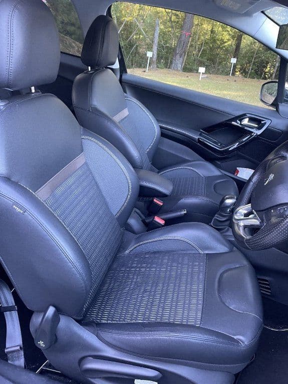 【最終】プジョー208 ５MT 車検切れ