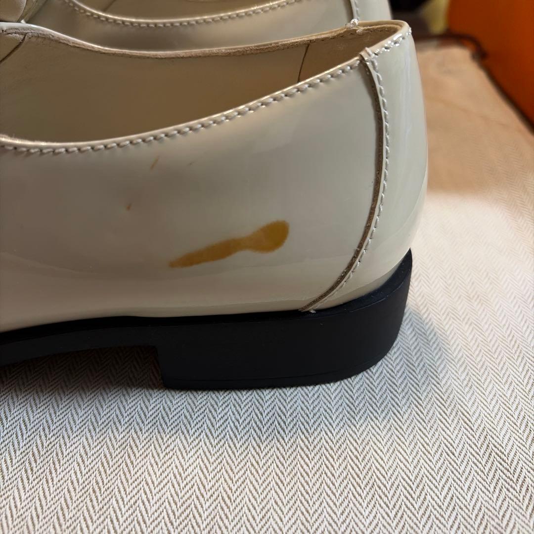 新品　PRADA ホワイトエナメルシューズ