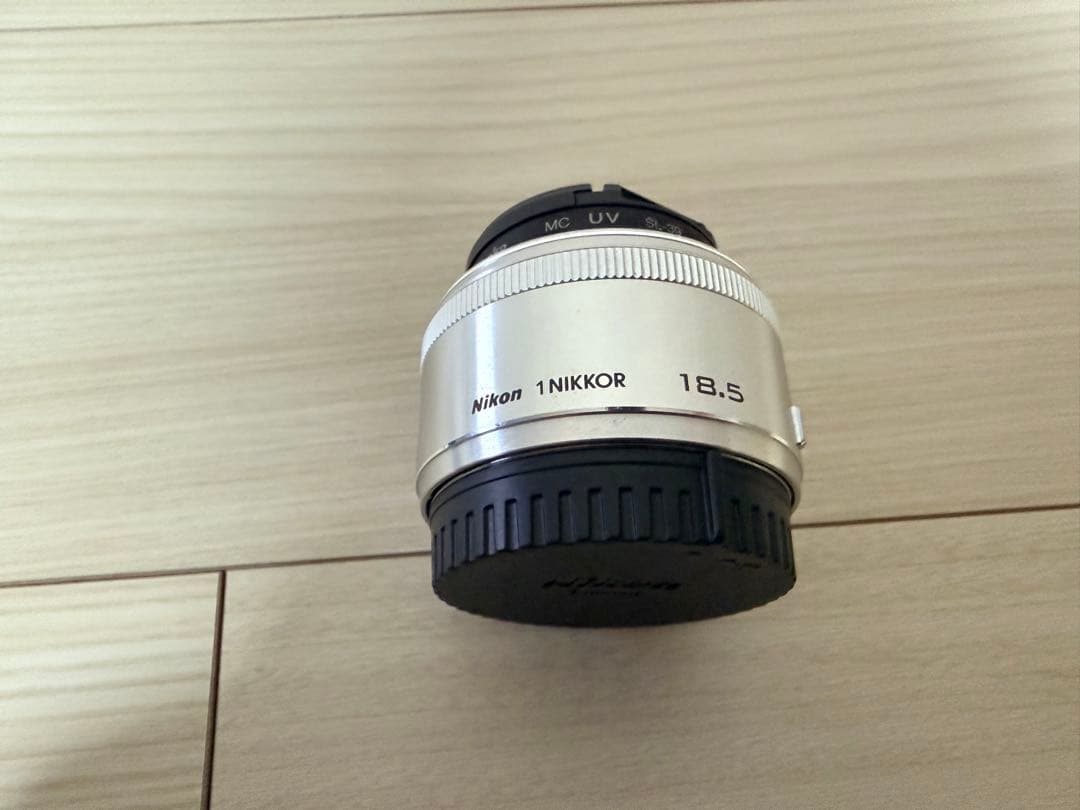 【限定価格　20時迄購入で本日発送】Nikon ダブルレンズ　デジカメ 1 Ｊ５