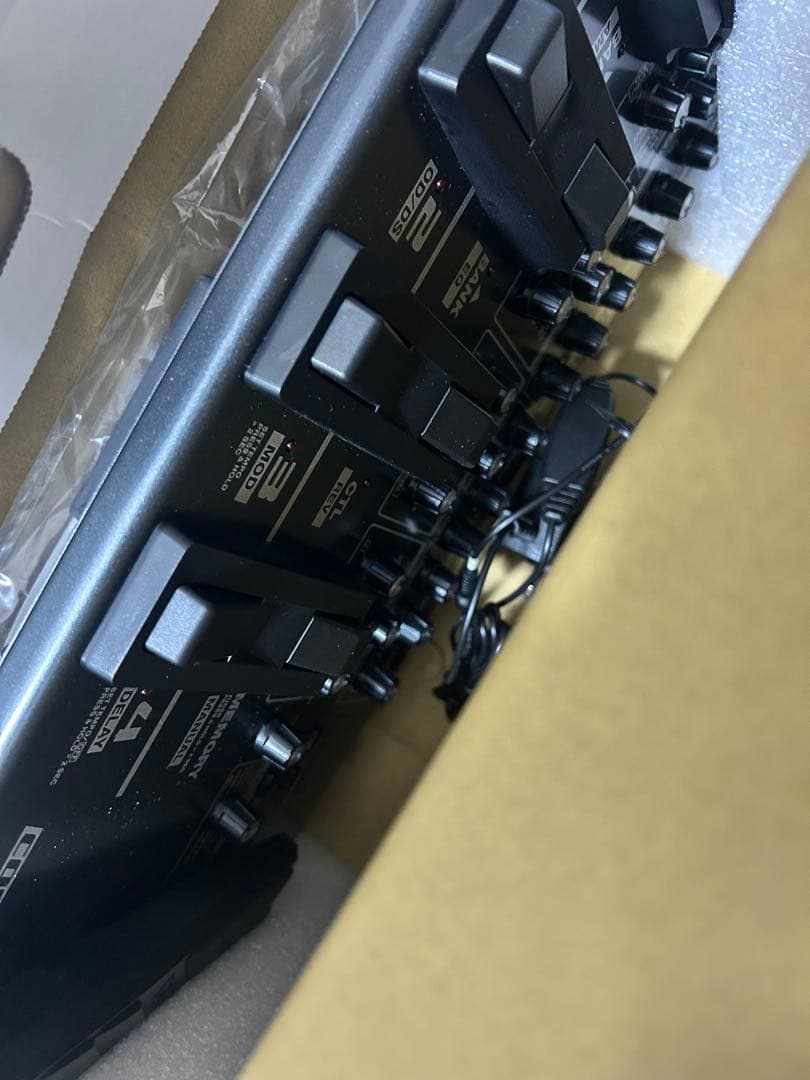 BOSS ME-80 ギターエフェクター