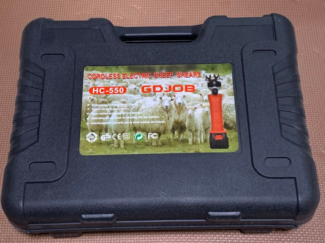 羊、馬、牛　コードレス電動バリカン　GDJOB HC-550　バッテリー2個