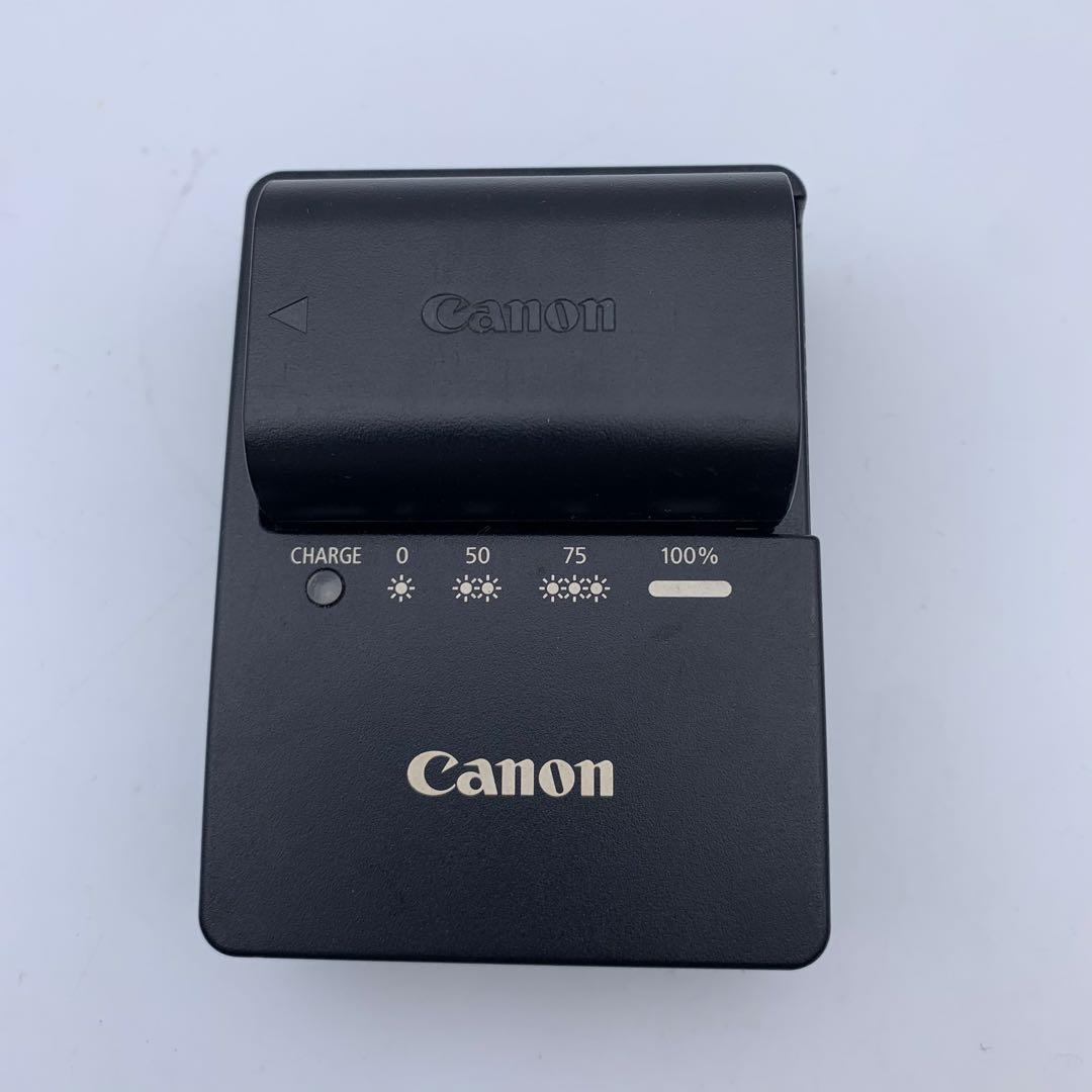 Nikon D5000 デジタル一眼レフカメラ