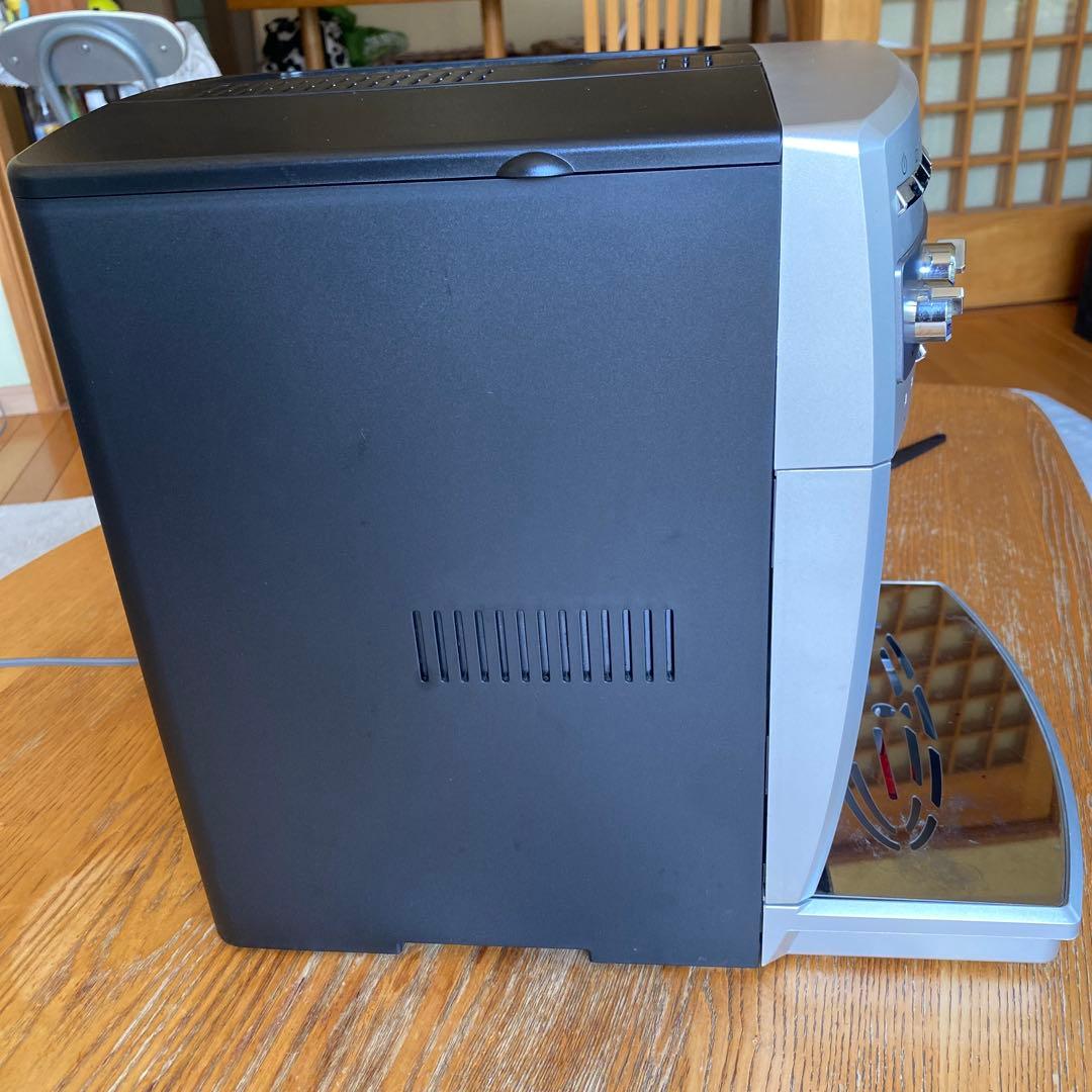 De'Longhi Magnifica エスプレッソマシン　ESAM03110S