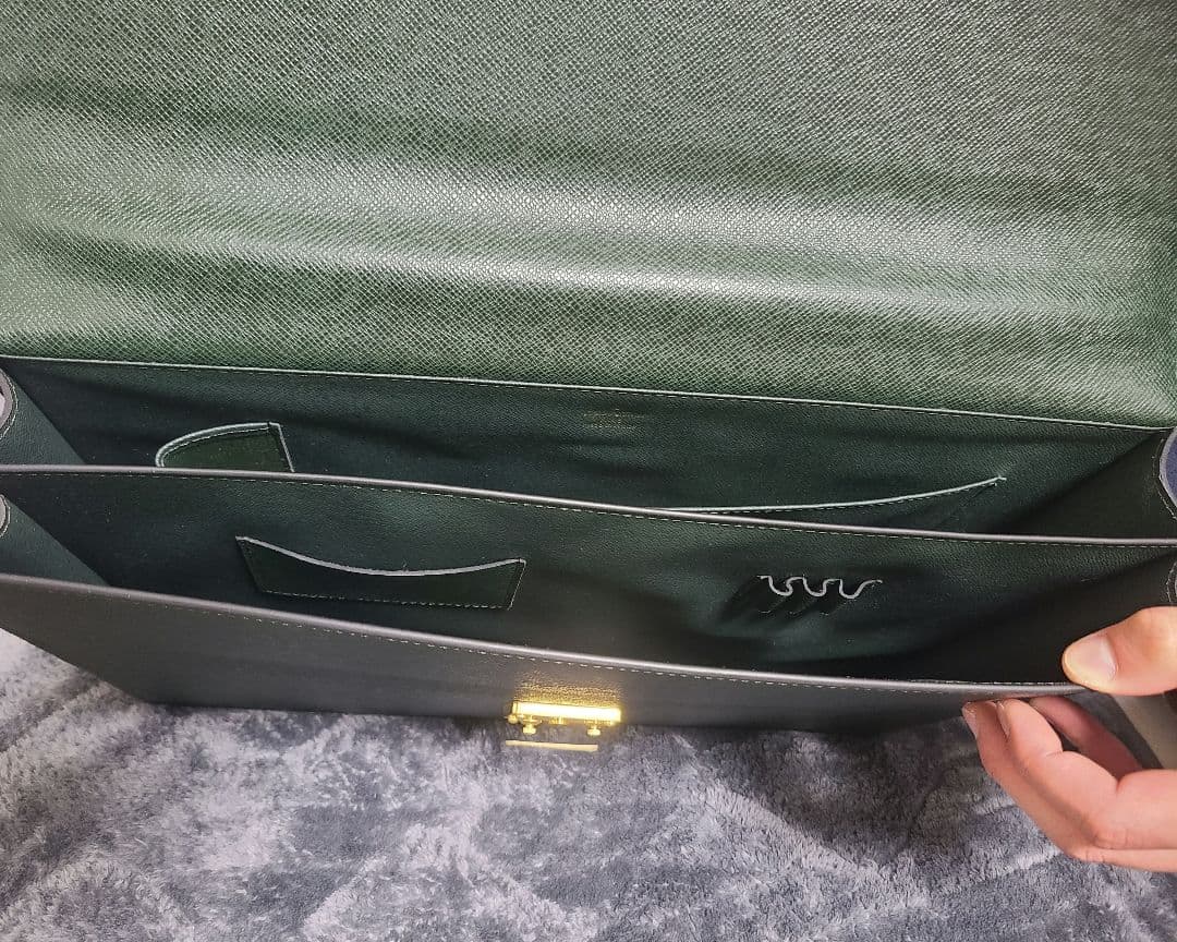 ルイヴィトン　レザー ビジネスバッグ