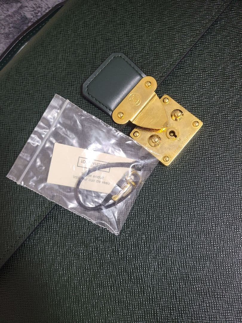 ルイヴィトン　レザー ビジネスバッグ