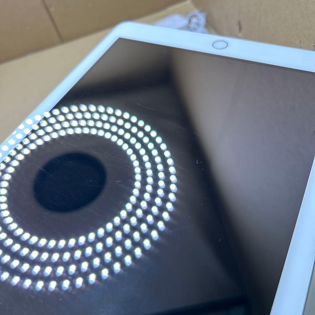 Apple iPad (第６世代) Wi-Fi 128GB シルバー