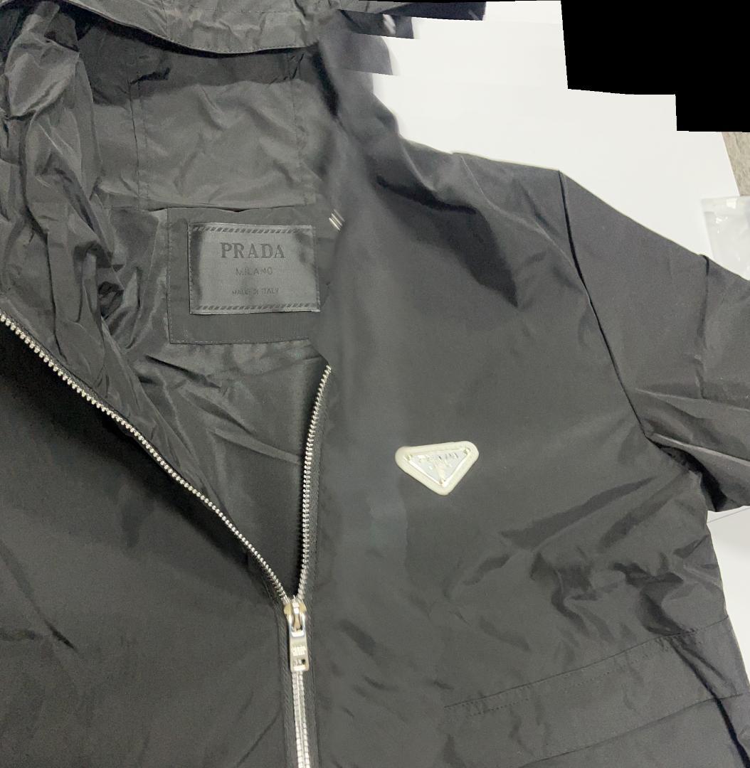 Prada ブラック ナイロンジャケット フード付き