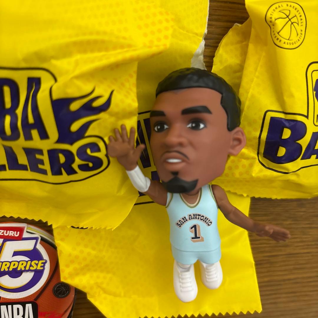 NBA Ballers シリーズ2 ビクターウェンバンヤマＳＲ フィギュア