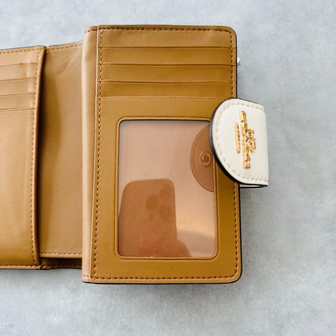 COACH シグネチャー ミディアム コーナー ジップ ウォレット カーキ×白