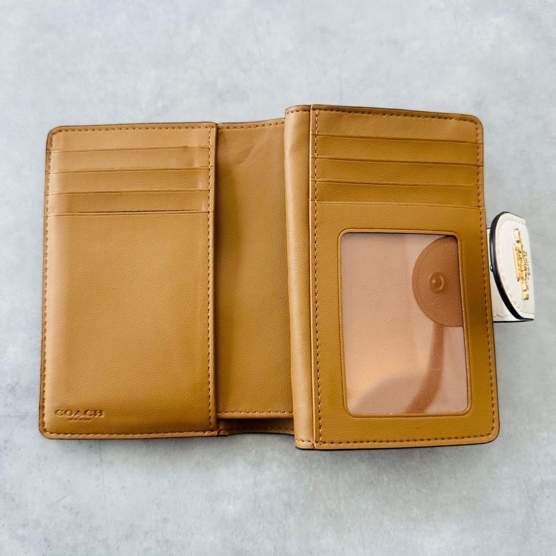 COACH シグネチャー ミディアム コーナー ジップ ウォレット カーキ×白